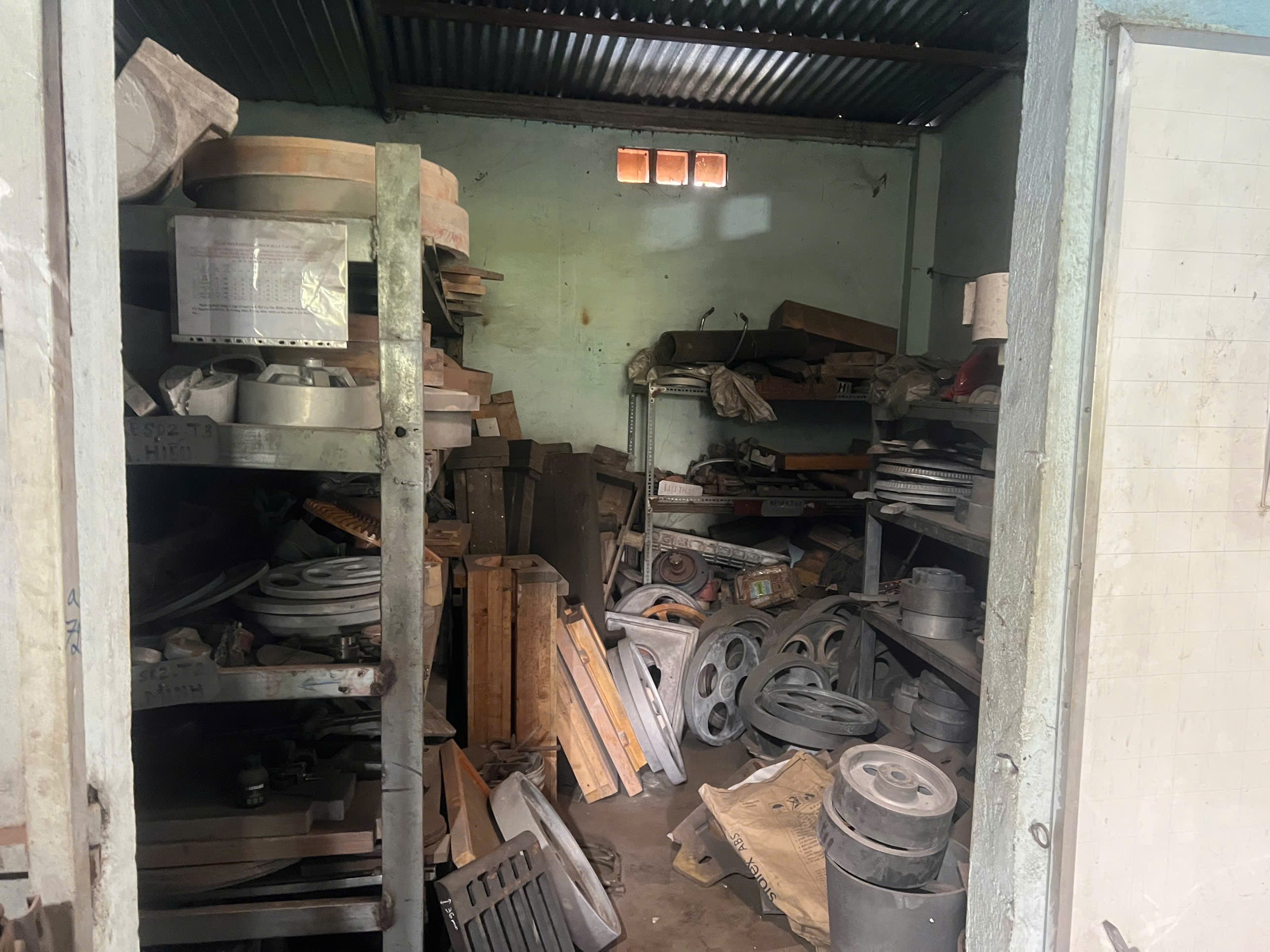 Warehouse area 2.jpg